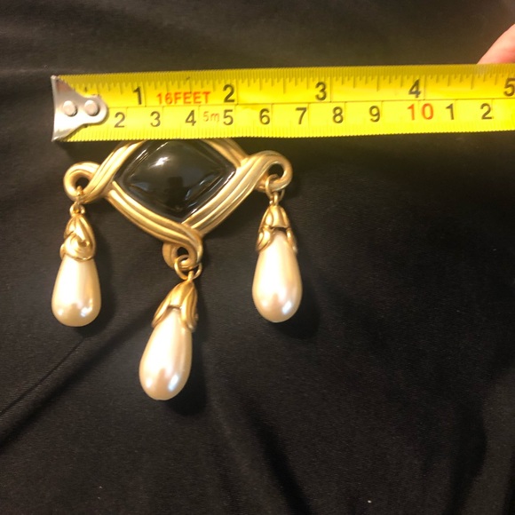 Gold & Black M/L large brooch Teardrop pearls 🤩 - Picture 4 of 4
